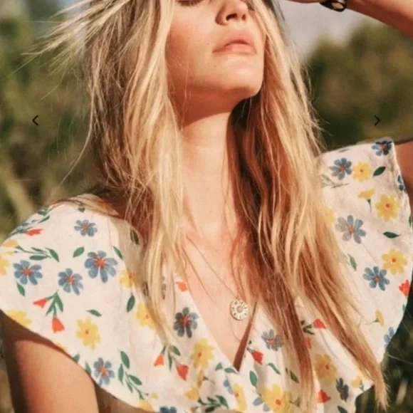 Sezane Giovana Wrap Dress in Peace and Love Print size 38 or 6 - Picture 3 of 8